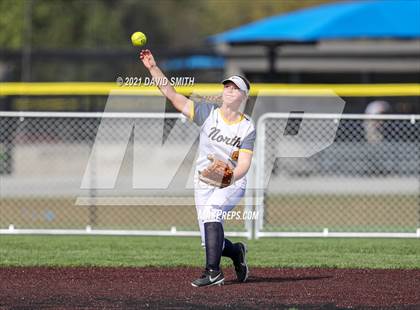 Thumbnail 1 in Liberty North vs Oak Park - MSHSAA Dist. Playoffs photogallery.