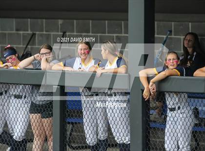 Thumbnail 1 in Liberty North vs Oak Park - MSHSAA Dist. Playoffs photogallery.