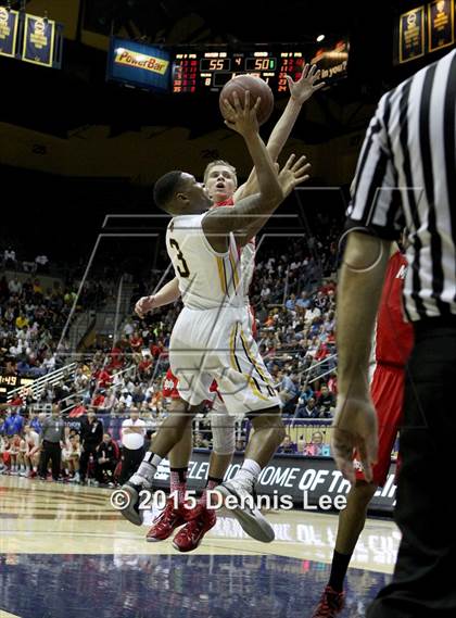 Thumbnail 2 in Bishop O'Dowd vs. Mater Dei (CIF State Open Division Final) photogallery.