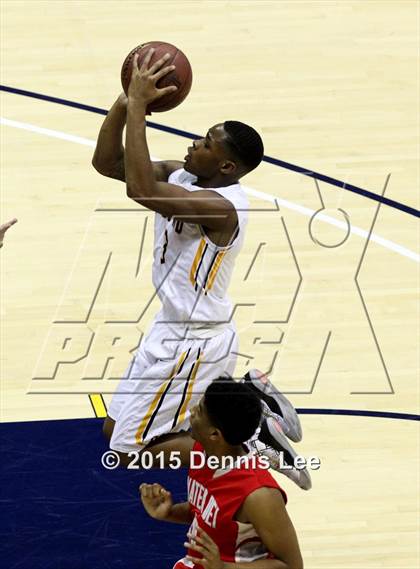 Thumbnail 1 in Bishop O'Dowd vs. Mater Dei (CIF State Open Division Final) photogallery.