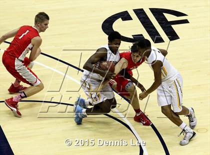 Thumbnail 2 in Bishop O'Dowd vs. Mater Dei (CIF State Open Division Final) photogallery.