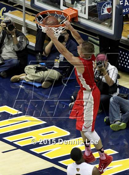Thumbnail 1 in Bishop O'Dowd vs. Mater Dei (CIF State Open Division Final) photogallery.
