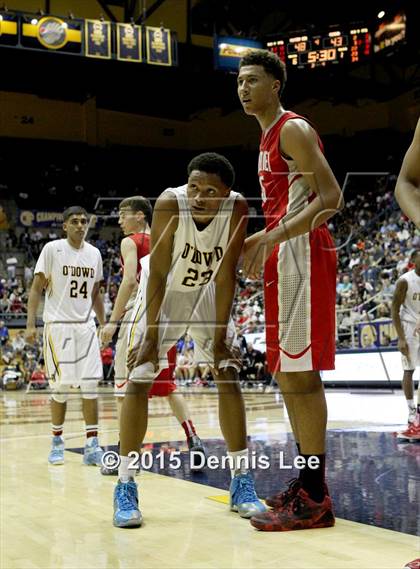 Thumbnail 1 in Bishop O'Dowd vs. Mater Dei (CIF State Open Division Final) photogallery.