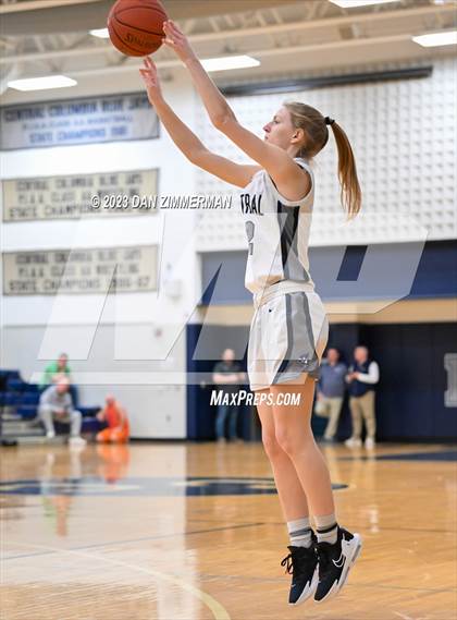 Thumbnail 3 in Danville vs. Central Columbia (PIAA District 4 Class AAAA Round 1) photogallery.