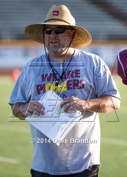 Thumbnail 2 in FR: Righetti @ Simi Valley photogallery.