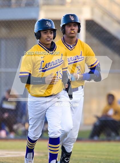 Thumbnail 3 in Alonso @ Lennard photogallery.