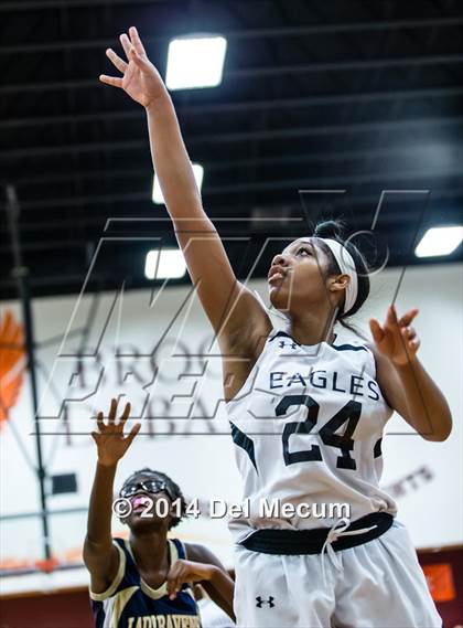 Thumbnail 3 in Oldsmar Christian vs. Alonso photogallery.