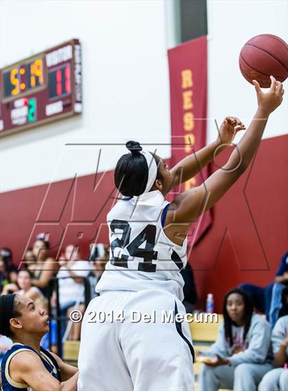 Thumbnail 2 in Oldsmar Christian vs. Alonso photogallery.