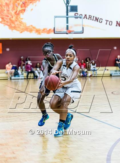 Thumbnail 1 in Oldsmar Christian vs. Alonso photogallery.