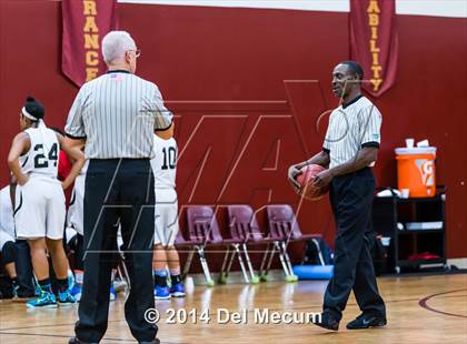 Thumbnail 3 in Oldsmar Christian vs. Alonso photogallery.