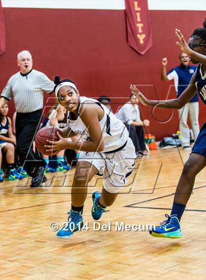 Thumbnail 3 in Oldsmar Christian vs. Alonso photogallery.