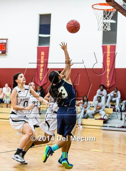 Thumbnail 2 in Oldsmar Christian vs. Alonso photogallery.