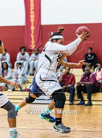 Thumbnail 3 in Oldsmar Christian vs. Alonso photogallery.