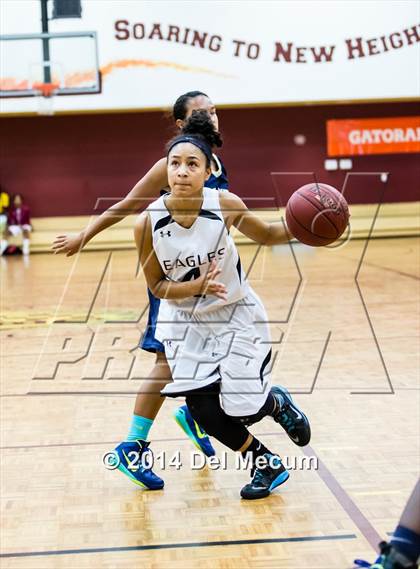 Thumbnail 3 in Oldsmar Christian vs. Alonso photogallery.