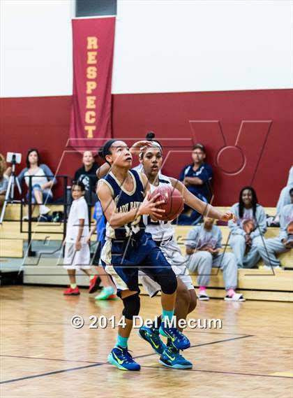 Thumbnail 3 in Oldsmar Christian vs. Alonso photogallery.