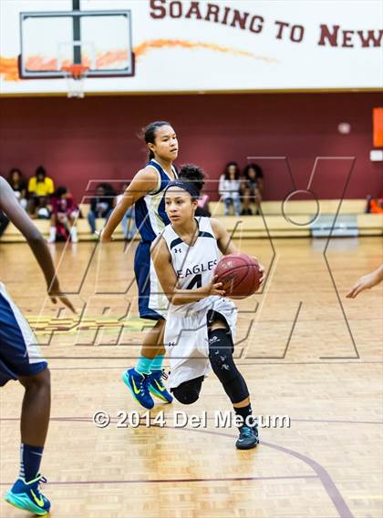 Thumbnail 1 in Oldsmar Christian vs. Alonso photogallery.