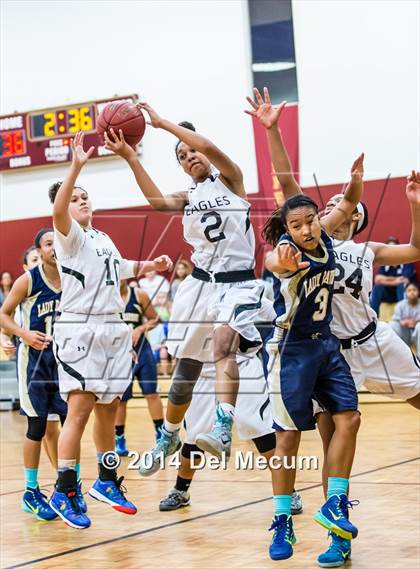 Thumbnail 3 in Oldsmar Christian vs. Alonso photogallery.