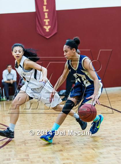 Thumbnail 2 in Oldsmar Christian vs. Alonso photogallery.