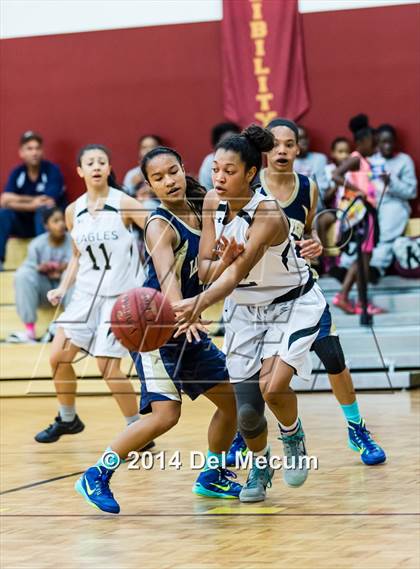 Thumbnail 1 in Oldsmar Christian vs. Alonso photogallery.