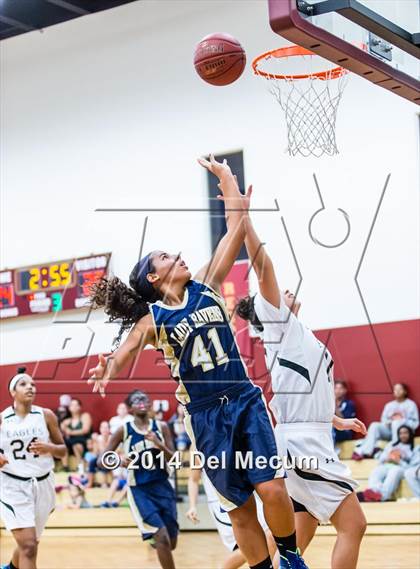 Thumbnail 2 in Oldsmar Christian vs. Alonso photogallery.