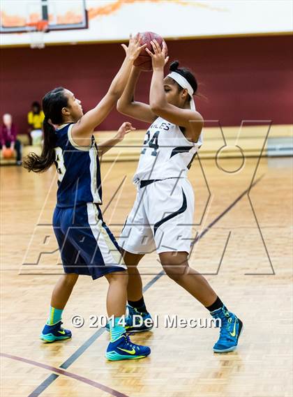Thumbnail 1 in Oldsmar Christian vs. Alonso photogallery.