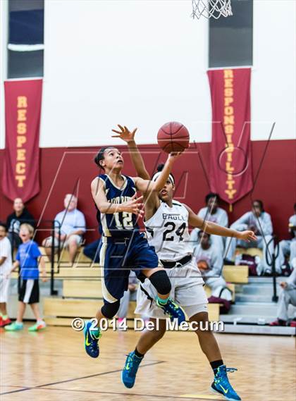 Thumbnail 2 in Oldsmar Christian vs. Alonso photogallery.