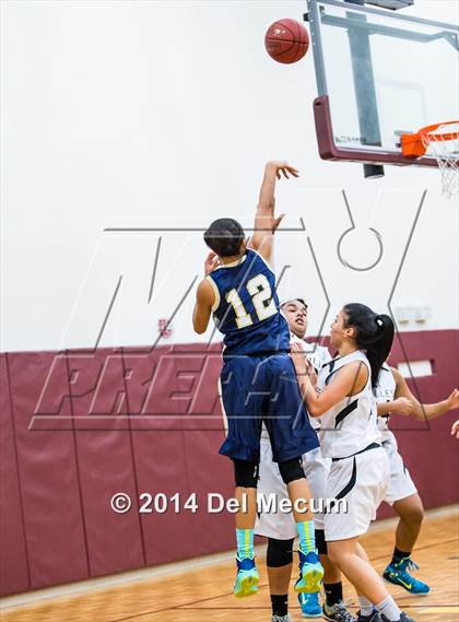 Thumbnail 3 in Oldsmar Christian vs. Alonso photogallery.