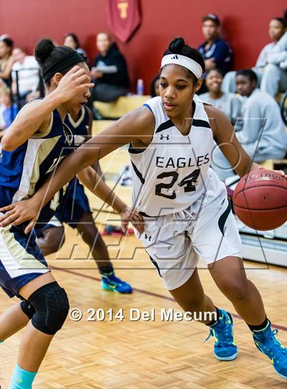 Thumbnail 1 in Oldsmar Christian vs. Alonso photogallery.