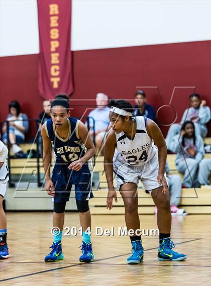 Thumbnail 2 in Oldsmar Christian vs. Alonso photogallery.