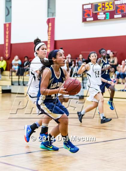 Thumbnail 2 in Oldsmar Christian vs. Alonso photogallery.