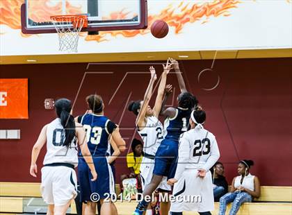 Thumbnail 3 in Oldsmar Christian vs. Alonso photogallery.