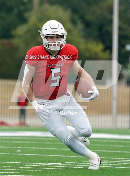 Thumbnail 2 in Grandview vs. Pottsboro (3A-1 Regional Semifinal) photogallery.