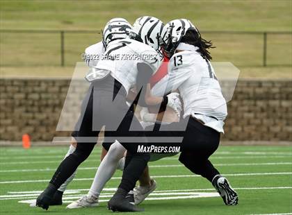 Thumbnail 2 in Grandview vs. Pottsboro (3A-1 Regional Semifinal) photogallery.