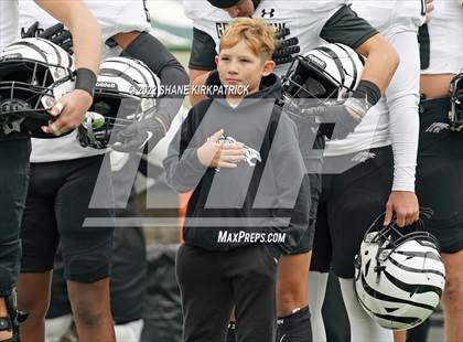 Thumbnail 2 in Grandview vs. Pottsboro (3A-1 Regional Semifinal) photogallery.