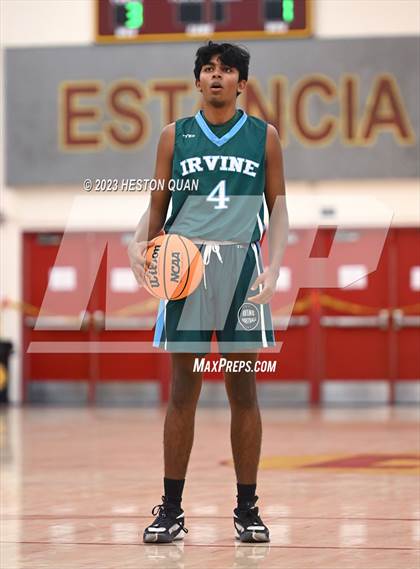 Thumbnail 3 in Irvine vs. Laguna Beach (Coast Classic) photogallery.