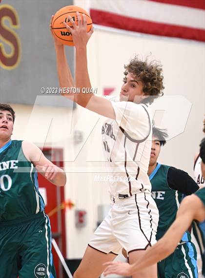 Thumbnail 3 in Irvine vs. Laguna Beach (Coast Classic) photogallery.