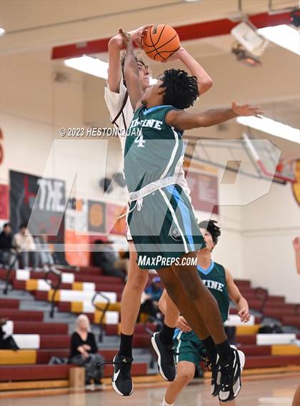 Thumbnail 2 in Irvine vs. Laguna Beach (Coast Classic) photogallery.