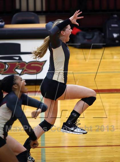 Thumbnail 3 in Vandegrift @ Rouse photogallery.