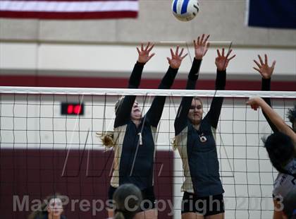 Thumbnail 3 in Vandegrift @ Rouse photogallery.