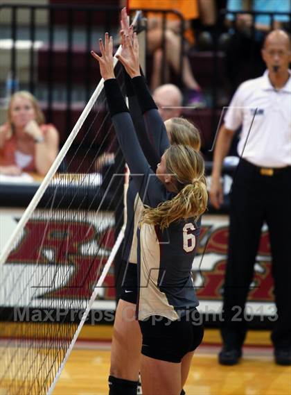 Thumbnail 2 in Vandegrift @ Rouse photogallery.