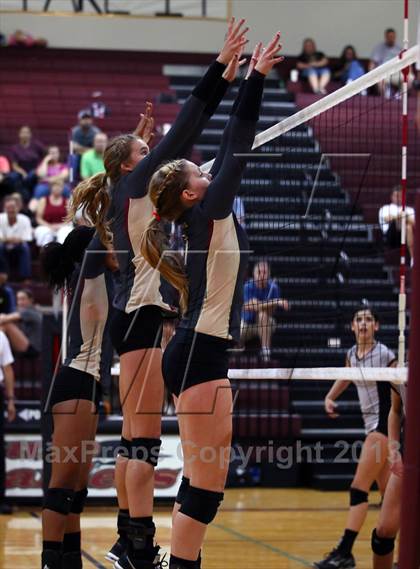 Thumbnail 1 in Vandegrift @ Rouse photogallery.
