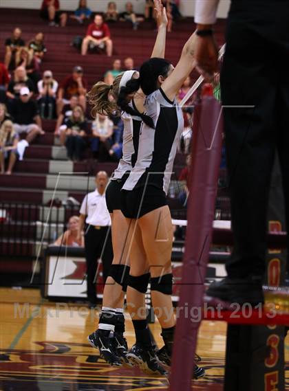 Thumbnail 1 in Vandegrift @ Rouse photogallery.