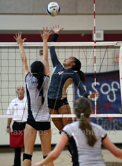 Thumbnail 1 in Vandegrift @ Rouse photogallery.