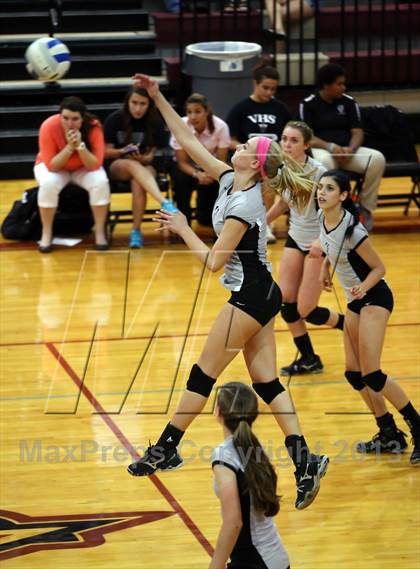 Thumbnail 2 in Vandegrift @ Rouse photogallery.