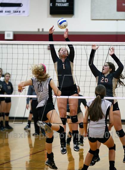 Thumbnail 1 in Vandegrift @ Rouse photogallery.