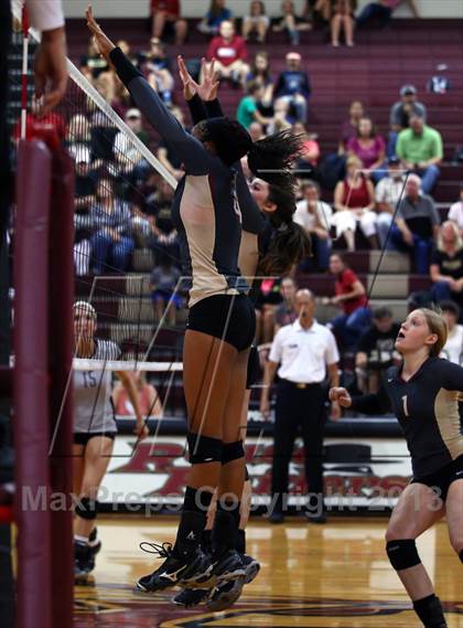 Thumbnail 2 in Vandegrift @ Rouse photogallery.
