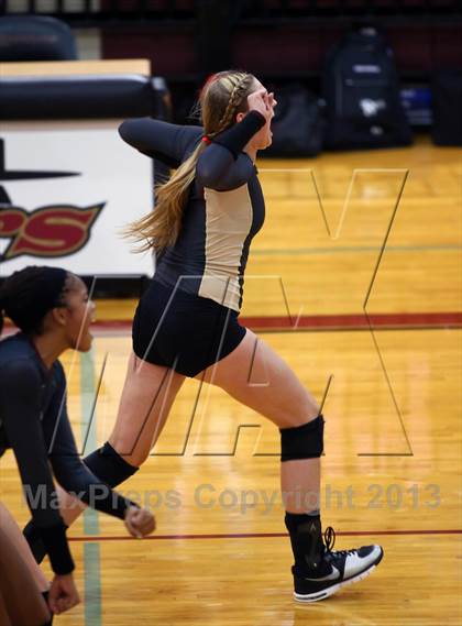 Thumbnail 1 in Vandegrift @ Rouse photogallery.