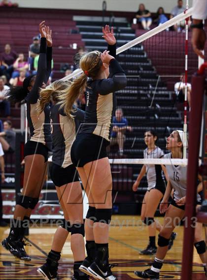 Thumbnail 3 in Vandegrift @ Rouse photogallery.