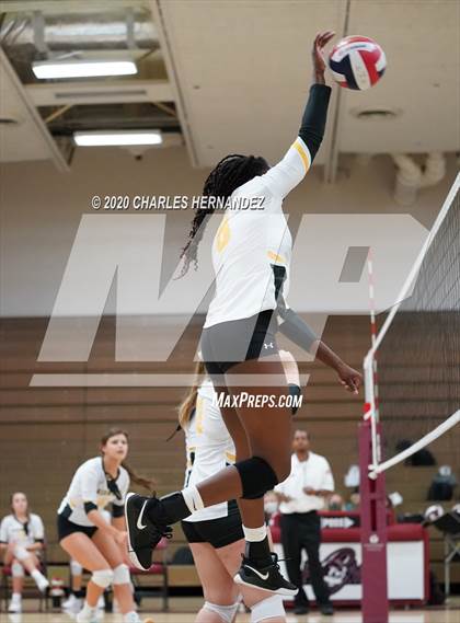 Thumbnail 1 in Klein Oak vs New Caney photogallery.