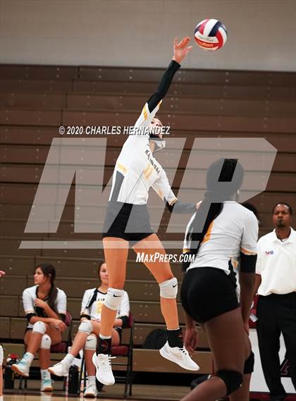 Thumbnail 2 in Klein Oak vs New Caney photogallery.